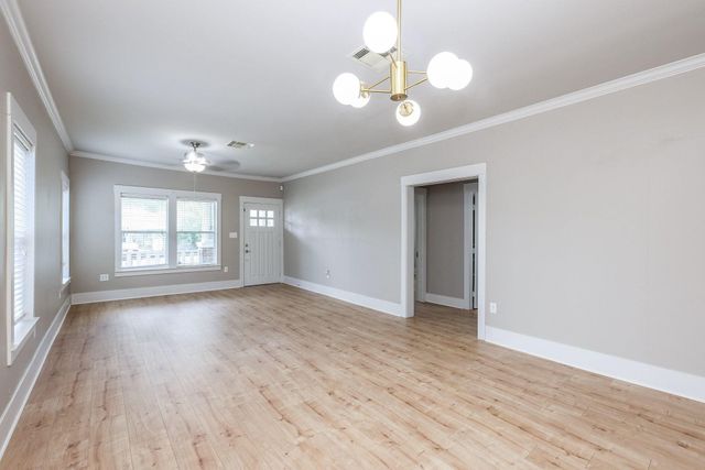 1307 Walton Street, Houston, TX 77009