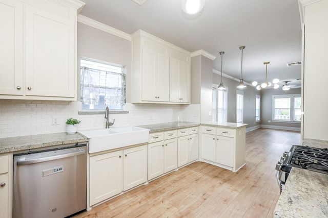 1307 Walton Street, Houston, TX 77009