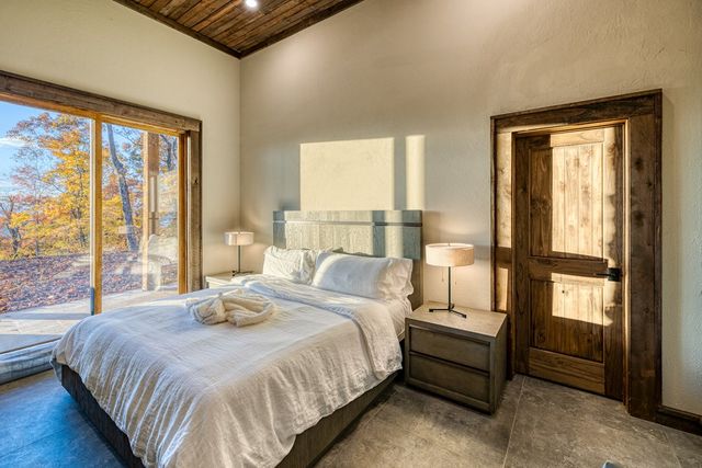 18 Wawayanda Drive, Mineral Bluff, GA 30559