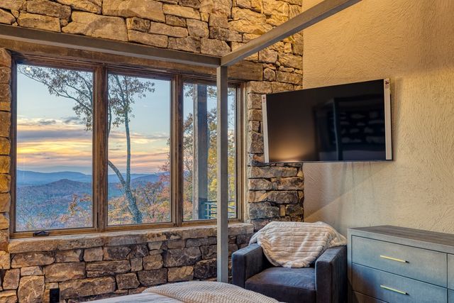 18 Wawayanda Drive, Mineral Bluff, GA 30559