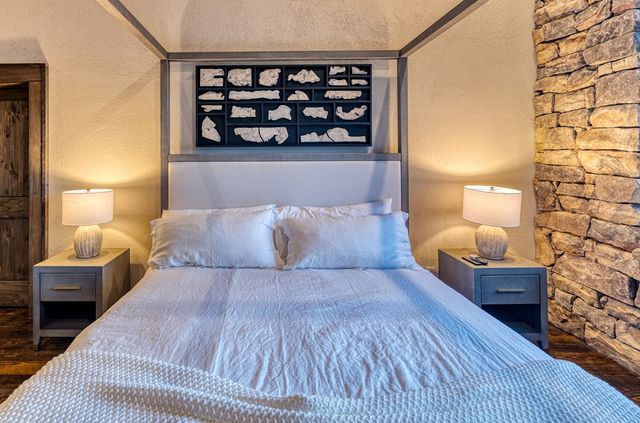 18 Wawayanda Drive, Mineral Bluff, GA 30559