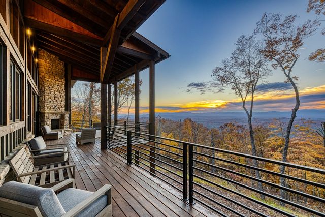 18 Wawayanda Drive, Mineral Bluff, GA 30559