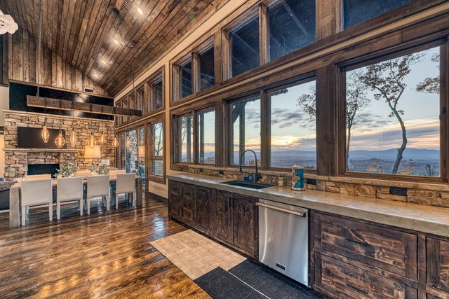 18 Wawayanda Drive, Mineral Bluff, GA 30559