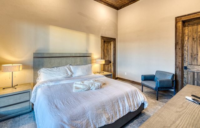 18 Wawayanda Drive, Mineral Bluff, GA 30559