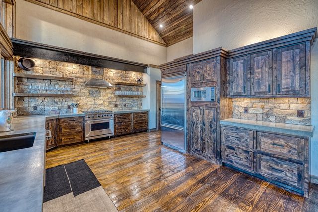 18 Wawayanda Drive, Mineral Bluff, GA 30559