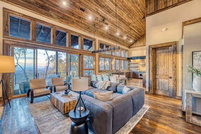 18 Wawayanda Drive, Mineral Bluff, GA 30559