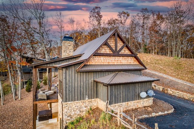 18 Wawayanda Drive, Mineral Bluff, GA 30559