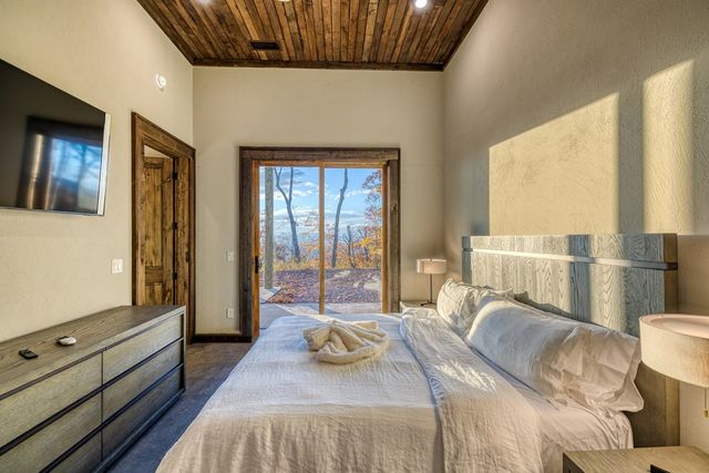 18 Wawayanda Drive, Mineral Bluff, GA 30559