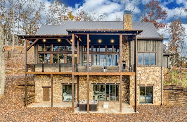 18 Wawayanda Drive, Mineral Bluff, GA 30559