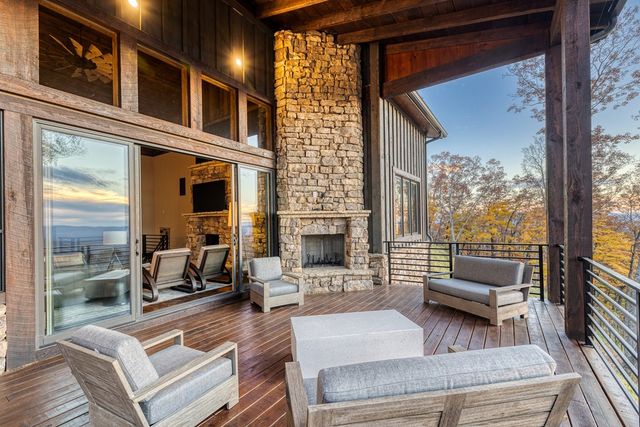 18 Wawayanda Drive, Mineral Bluff, GA 30559