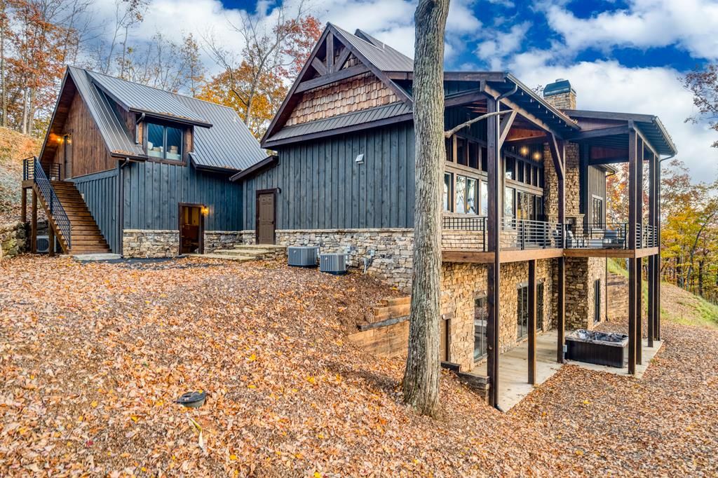 18 Wawayanda Drive, Mineral Bluff, GA 30559