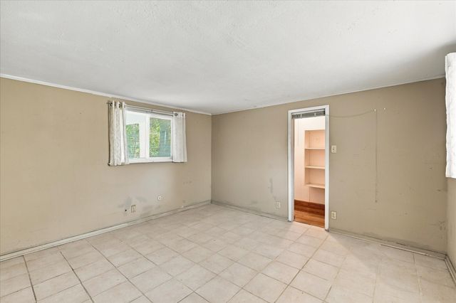 800 Briarwood Boulevard, Arlington, TX 76013