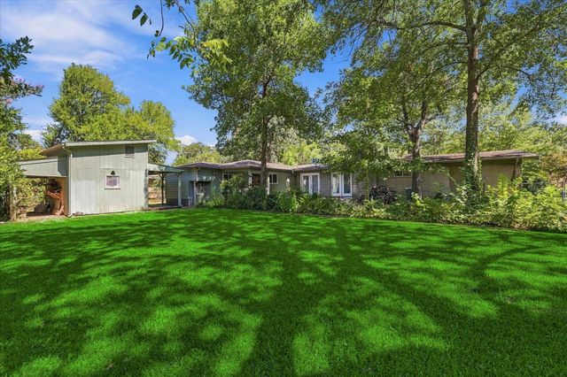 800 Briarwood Boulevard, Arlington, TX 76013