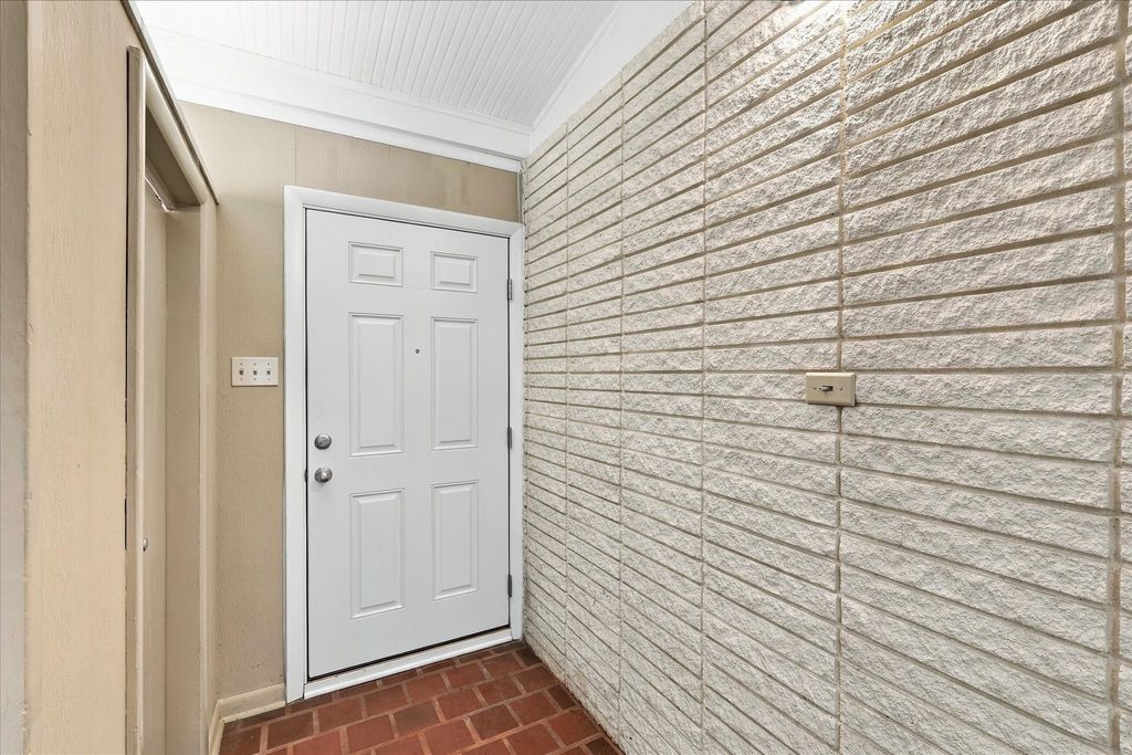 800 Briarwood Boulevard, Arlington, TX 76013 — photo 4