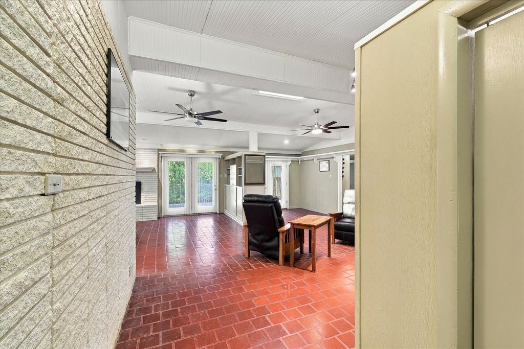 800 Briarwood Boulevard, Arlington, TX 76013 — photo 5