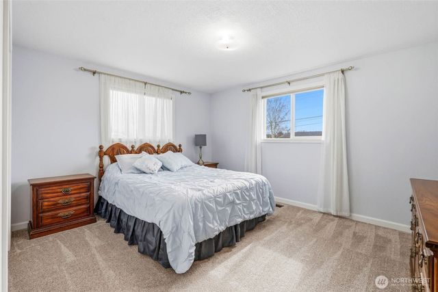 4700 Collins Rd, West Richland, WA 99353