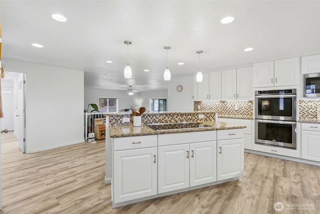 4700 Collins Rd, West Richland, WA 99353