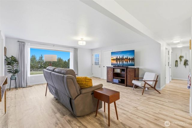 4700 Collins Rd, West Richland, WA 99353