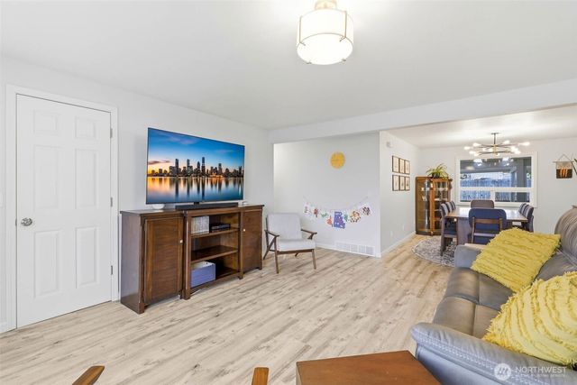 4700 Collins Rd, West Richland, WA 99353