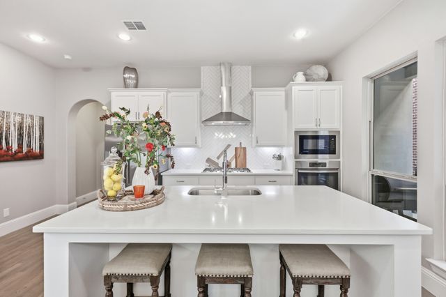 527 Sandy Lane, Flower Mound, TX 75022