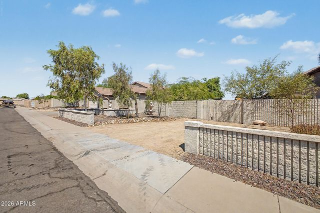 12518 W LARKSPUR Road, El Mirage, AZ 85335