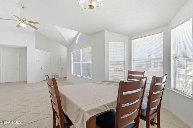 800 Nazareno Street, Horizon City, TX 79928