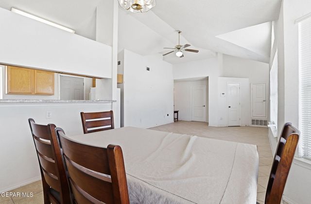 800 Nazareno Street, Horizon City, TX 79928