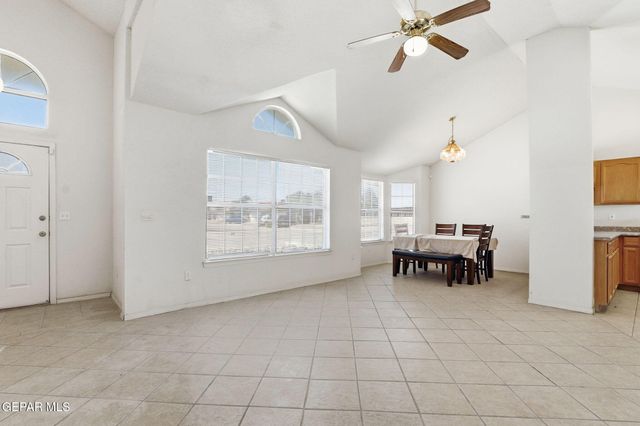 800 Nazareno Street, Horizon City, TX 79928