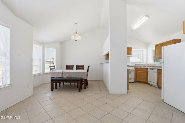 800 Nazareno Street, Horizon City, TX 79928