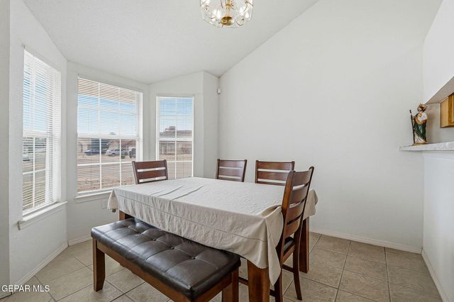 800 Nazareno Street, Horizon City, TX 79928