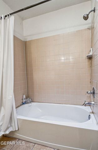 800 Nazareno Street, Horizon City, TX 79928