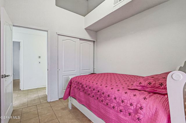 800 Nazareno Street, Horizon City, TX 79928