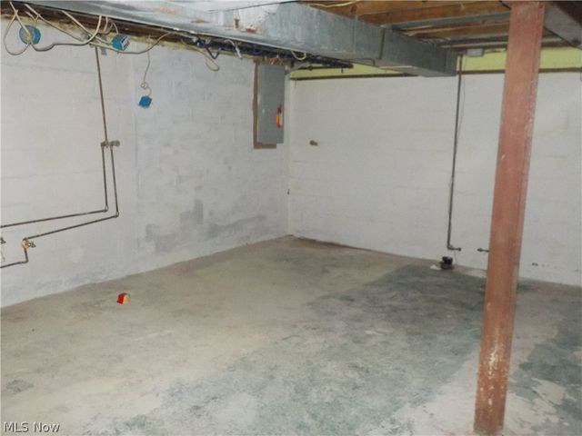2456 E 37th Street, Lorain, OH 44055