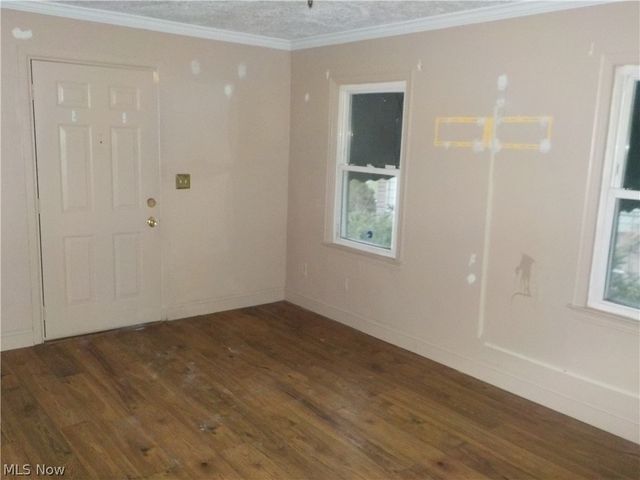 2456 E 37th Street, Lorain, OH 44055