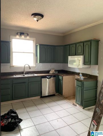 8465 LANEWOOD CIRCLE, Leeds, AL 35094