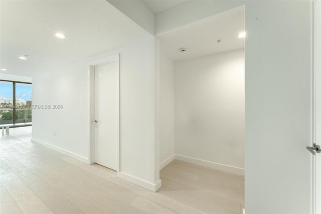 9201 E Bay Harbor Dr 501, Bay Harbor Islands, FL 33154