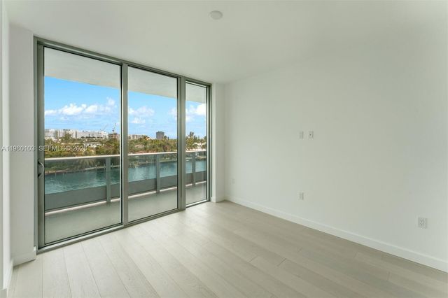 9201 E Bay Harbor Dr 501, Bay Harbor Islands, FL 33154