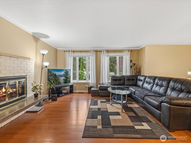 22427 82 Ave W, Edmonds, WA 98026