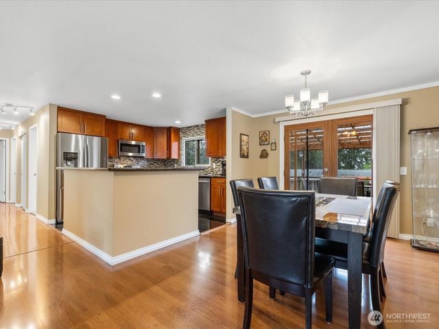 22427 82 Ave W, Edmonds, WA 98026
