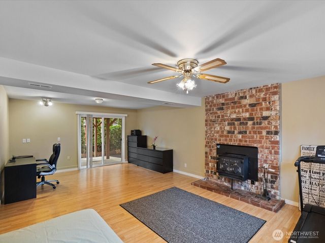 22427 82 Ave W, Edmonds, WA 98026