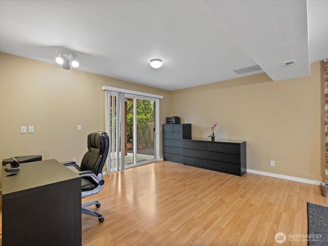 22427 82 Ave W, Edmonds, WA 98026