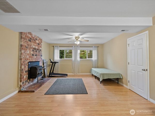 22427 82 Ave W, Edmonds, WA 98026