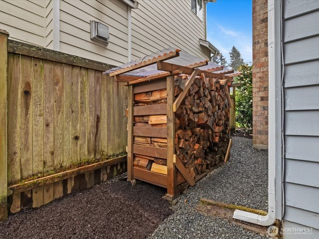 22427 82 Ave W, Edmonds, WA 98026