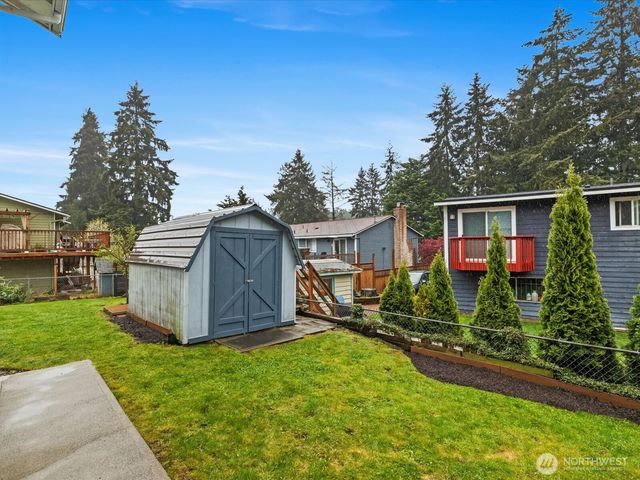 22427 82 Ave W, Edmonds, WA 98026