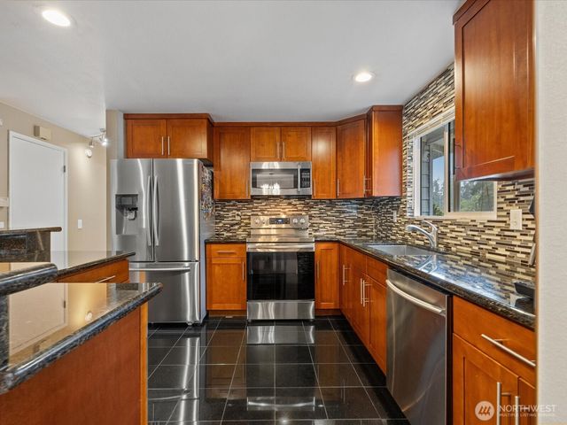 22427 82 Ave W, Edmonds, WA 98026