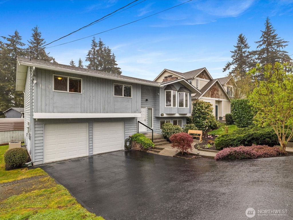 22427 82 Ave W, Edmonds, WA 98026