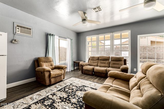 1635 W DUNBAR Drive, Phoenix, AZ 85041