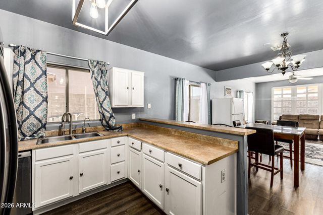 1635 W DUNBAR Drive, Phoenix, AZ 85041