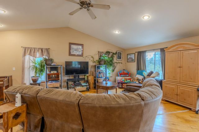 4656 Buckboard Ln, Campo Seco, CA 95226