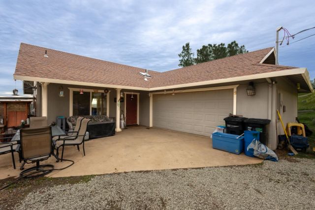 4656 Buckboard Ln, Campo Seco, CA 95226